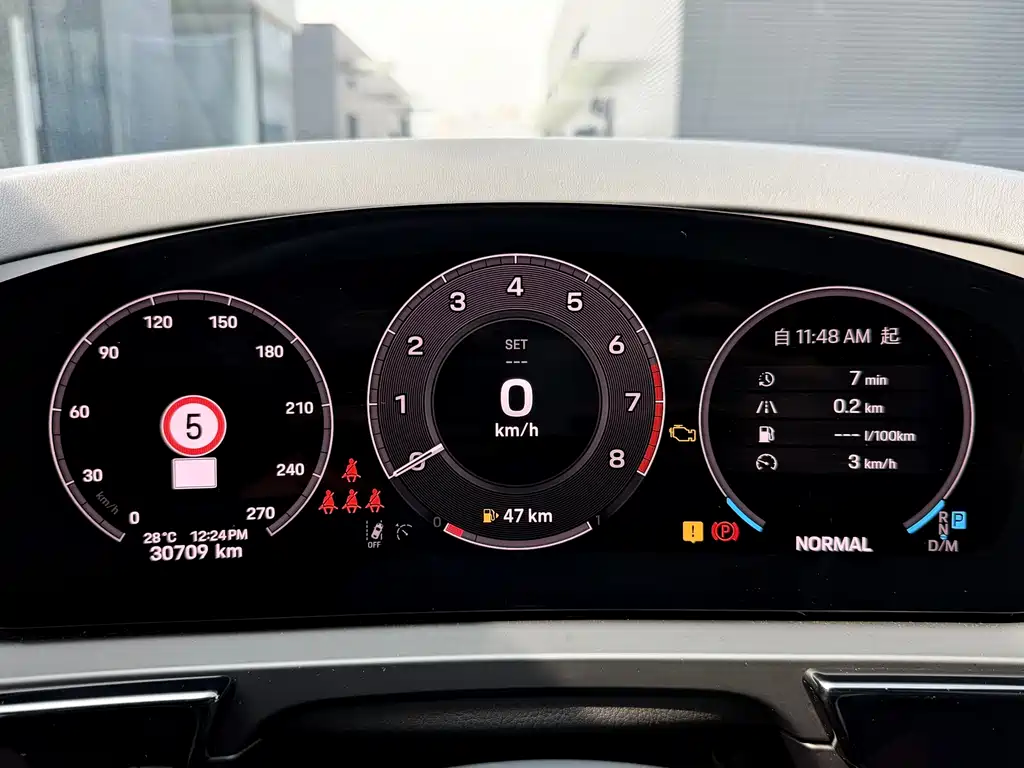 Porsche Cayenne — миниатюра 10