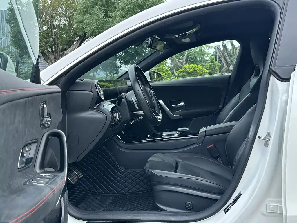 Mercedes-Benz CLA (Import) — миниатюра 7