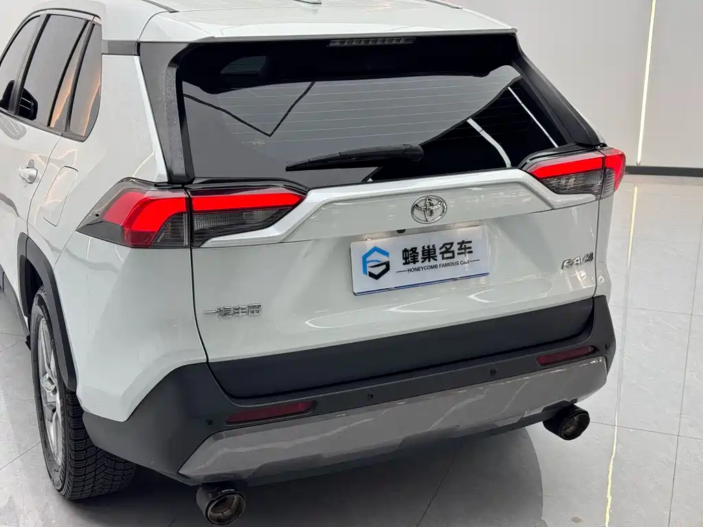 Toyota RAV4 — миниатюра 20