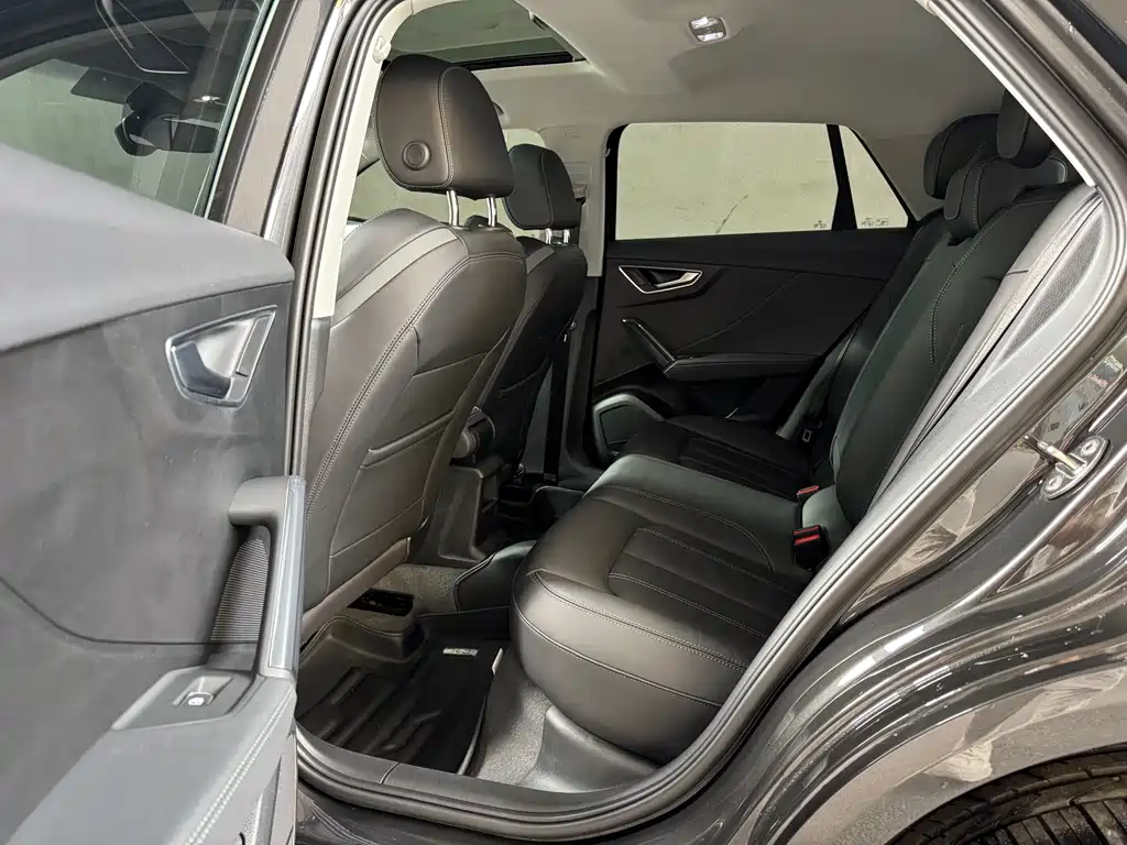 Audi Q2L 2022 35 TFSI Fashion