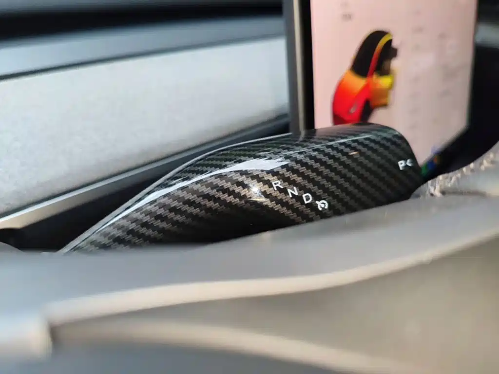Tesla Model Y — миниатюра 14