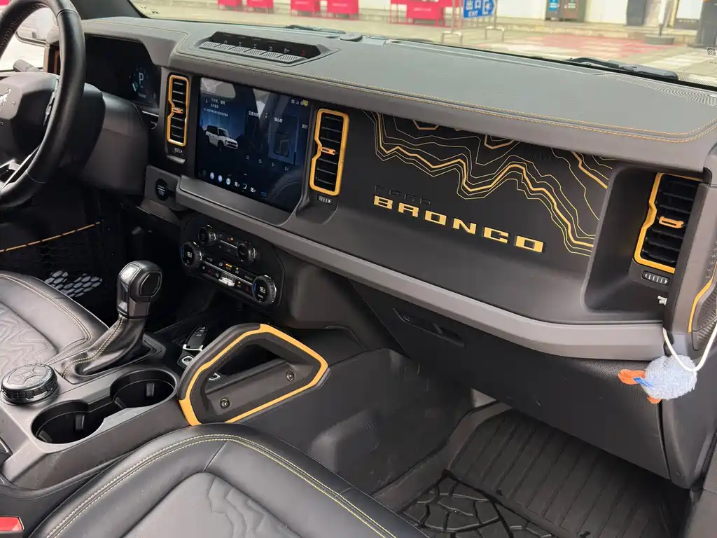 Ford Bronco — миниатюра 12