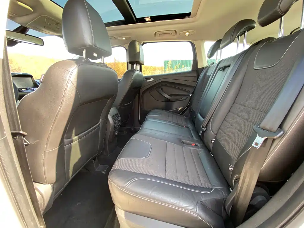Ford Kuga — миниатюра 8