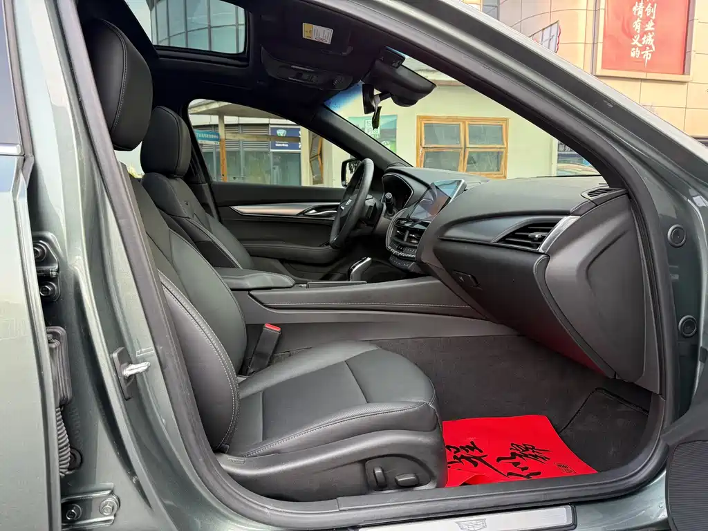 Cadillac CT5 — миниатюра 8