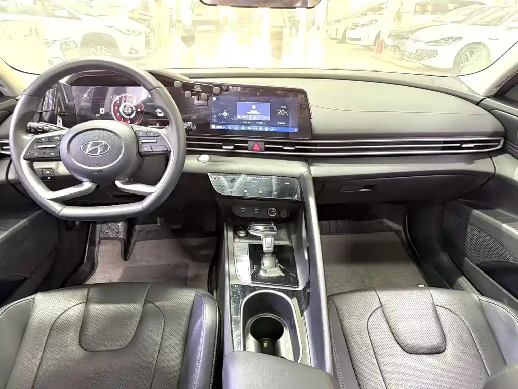 Hyundai Elantra — миниатюра 4
