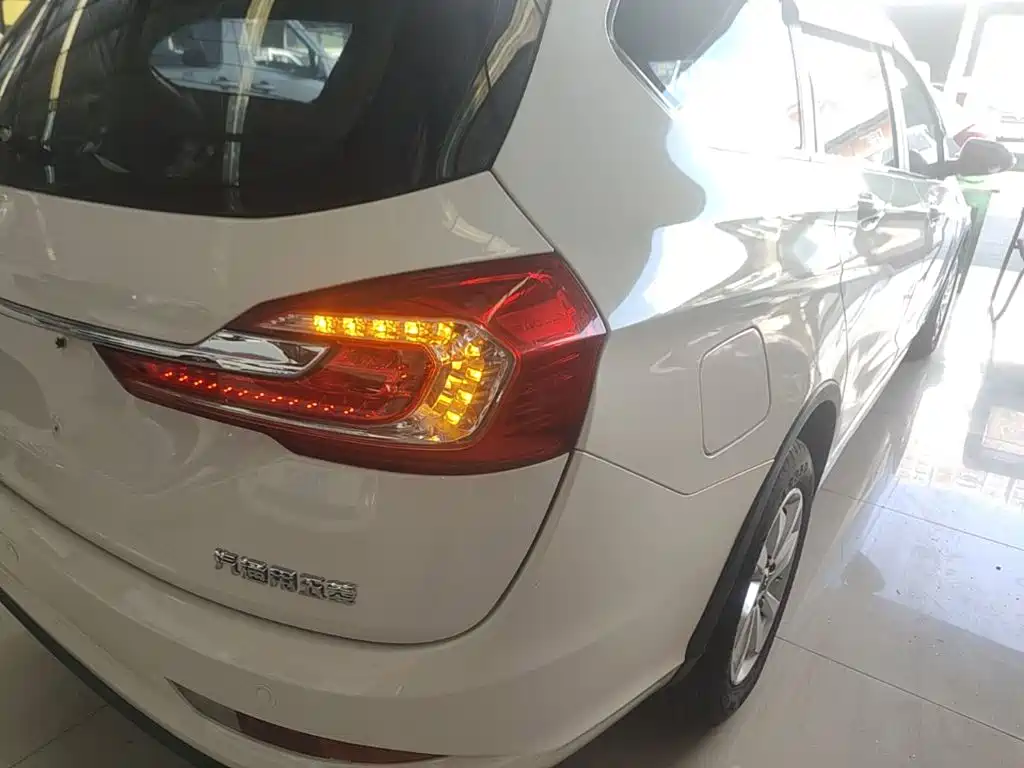 Baojun 310W — миниатюра 8