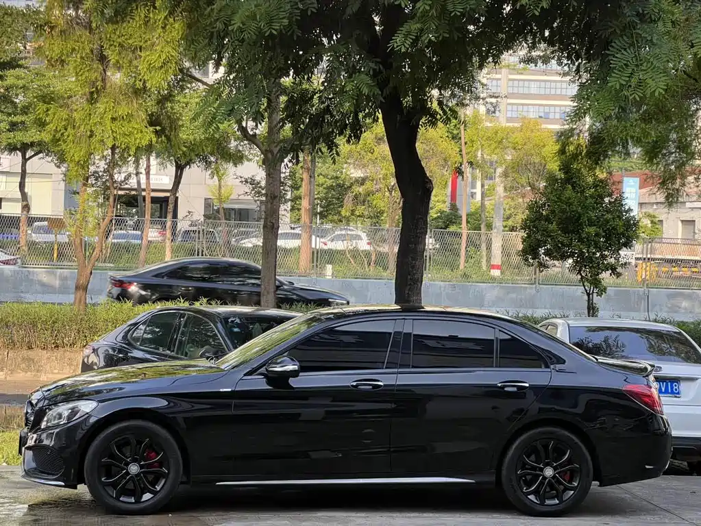Mercedes-Benz C-Class — миниатюра 7