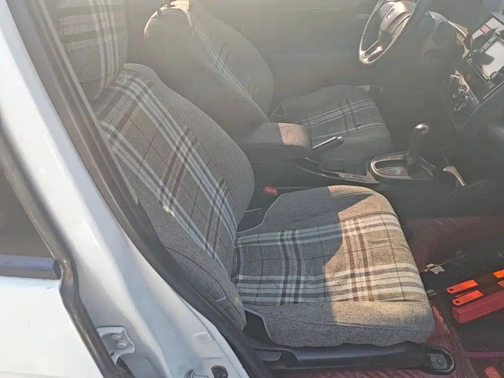 Honda Fit — миниатюра 25