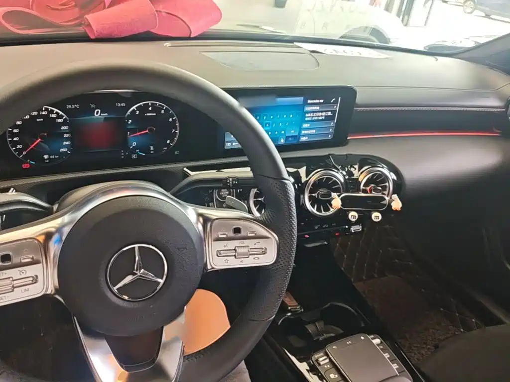 Mercedes-Benz A-Class — миниатюра 10