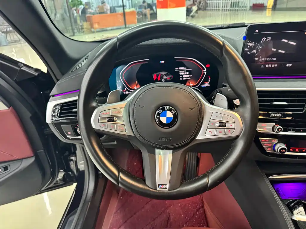 BMW 5 Series — миниатюра 11