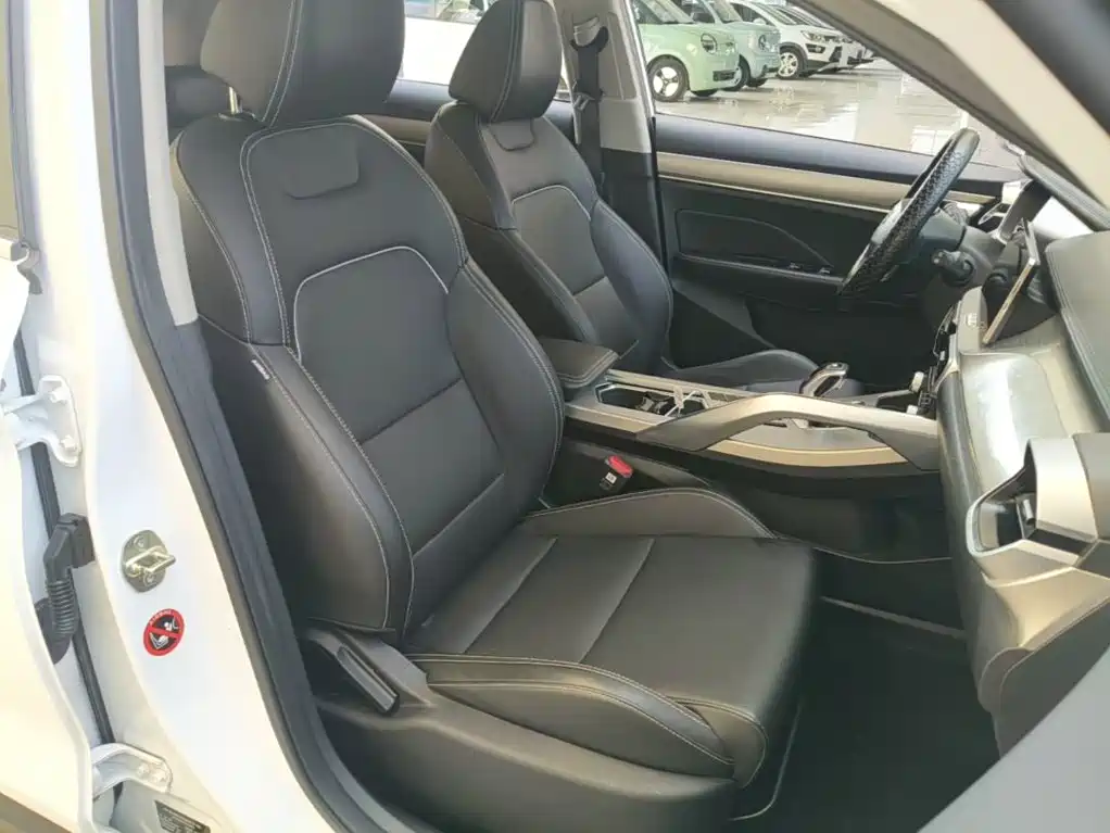Geely Binyue — миниатюра 25
