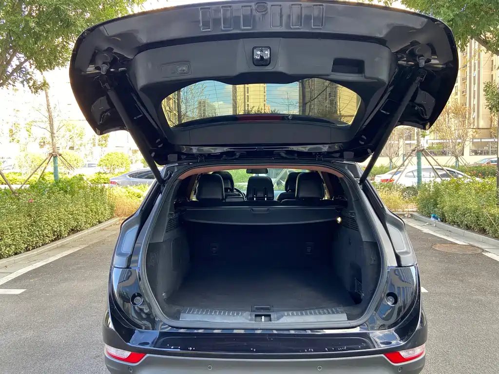Lincoln MKC — миниатюра 17