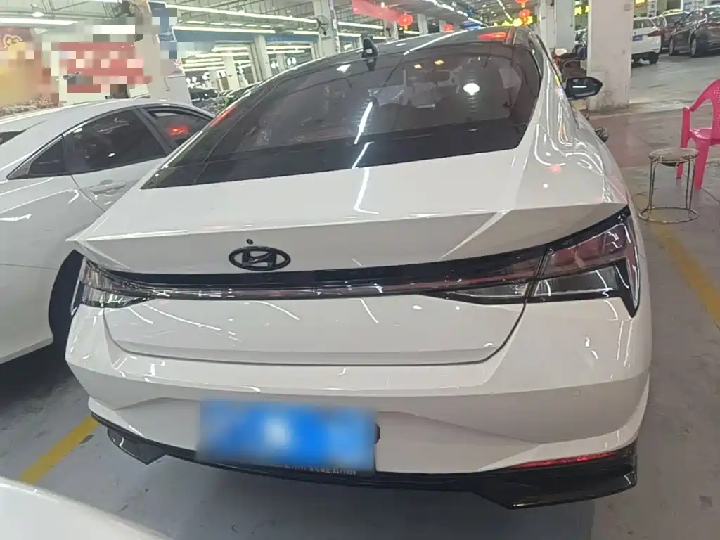 Hyundai Elantra — миниатюра 6