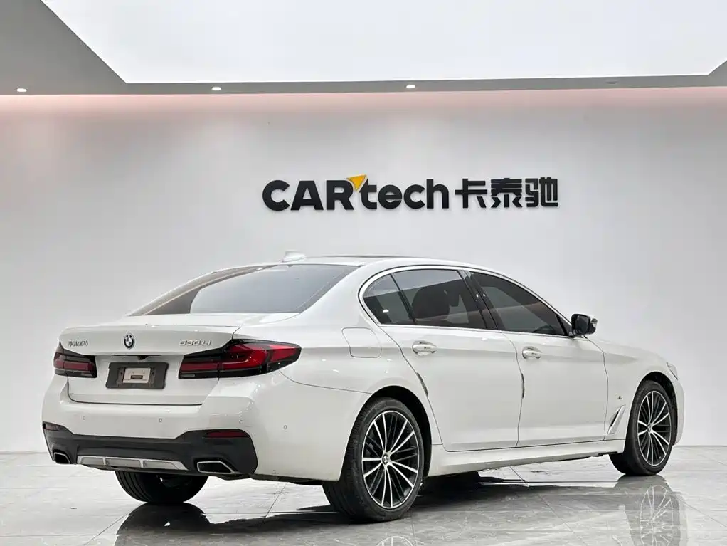 BMW 5 Series — миниатюра 5