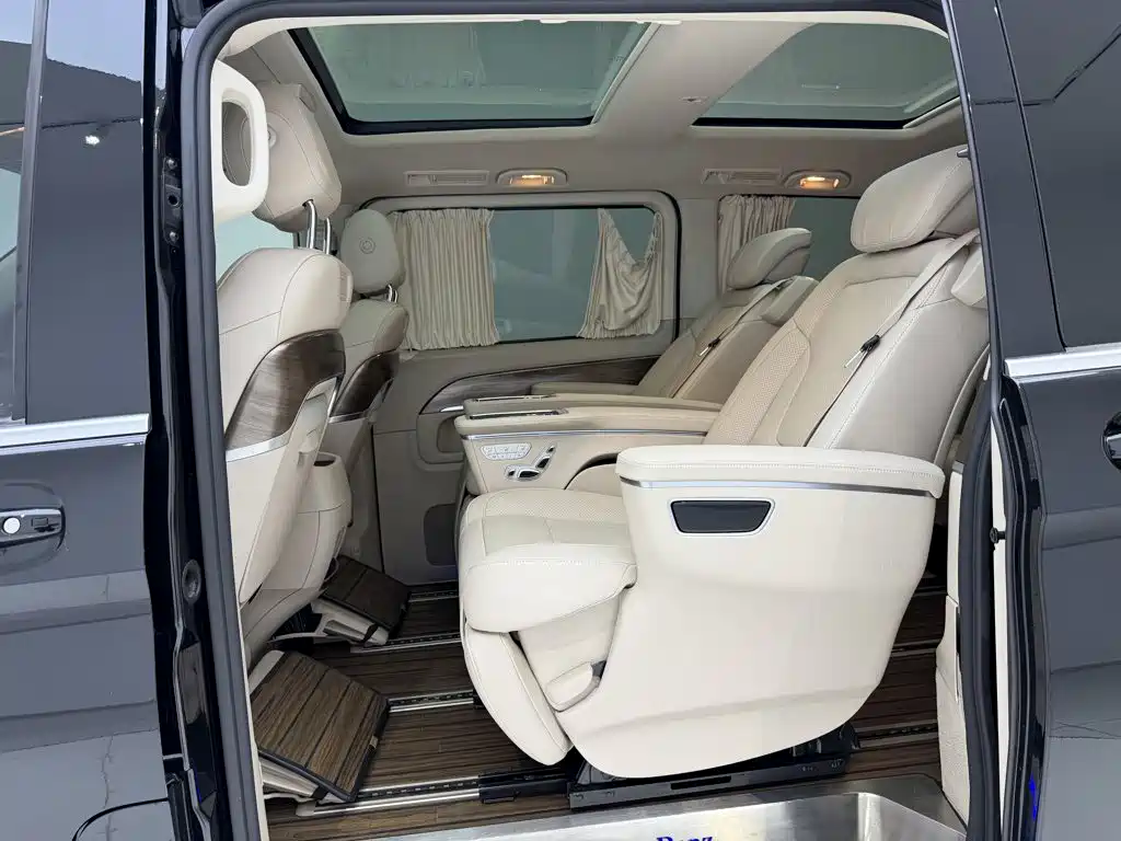 Mercedes-Benz V-Class — миниатюра 18