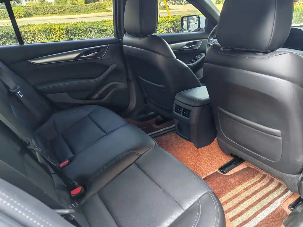 Cadillac CT5 — миниатюра 8
