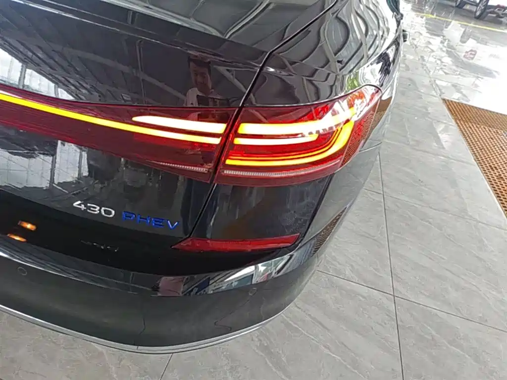 Volkswagen Passat 2025 430PHEV