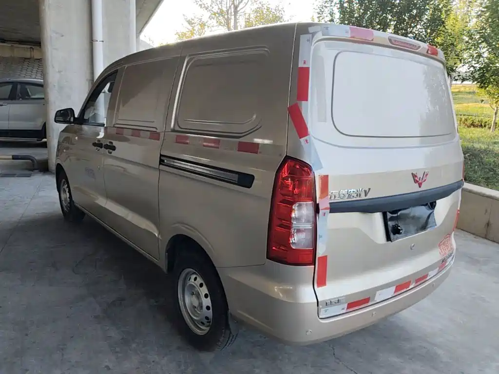 Wuling Hongguang V — миниатюра 5