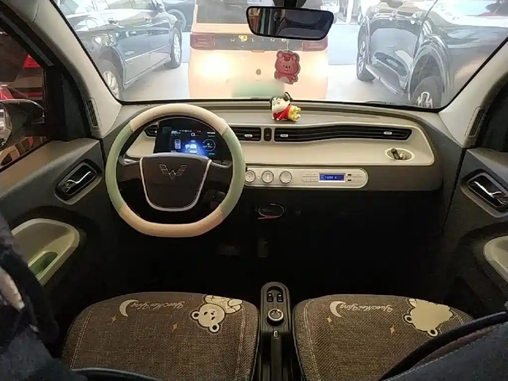 Wuling MINIEV — миниатюра 10