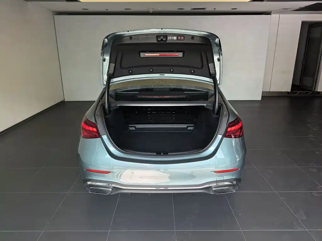 Mercedes-Benz C-Class — миниатюра 10