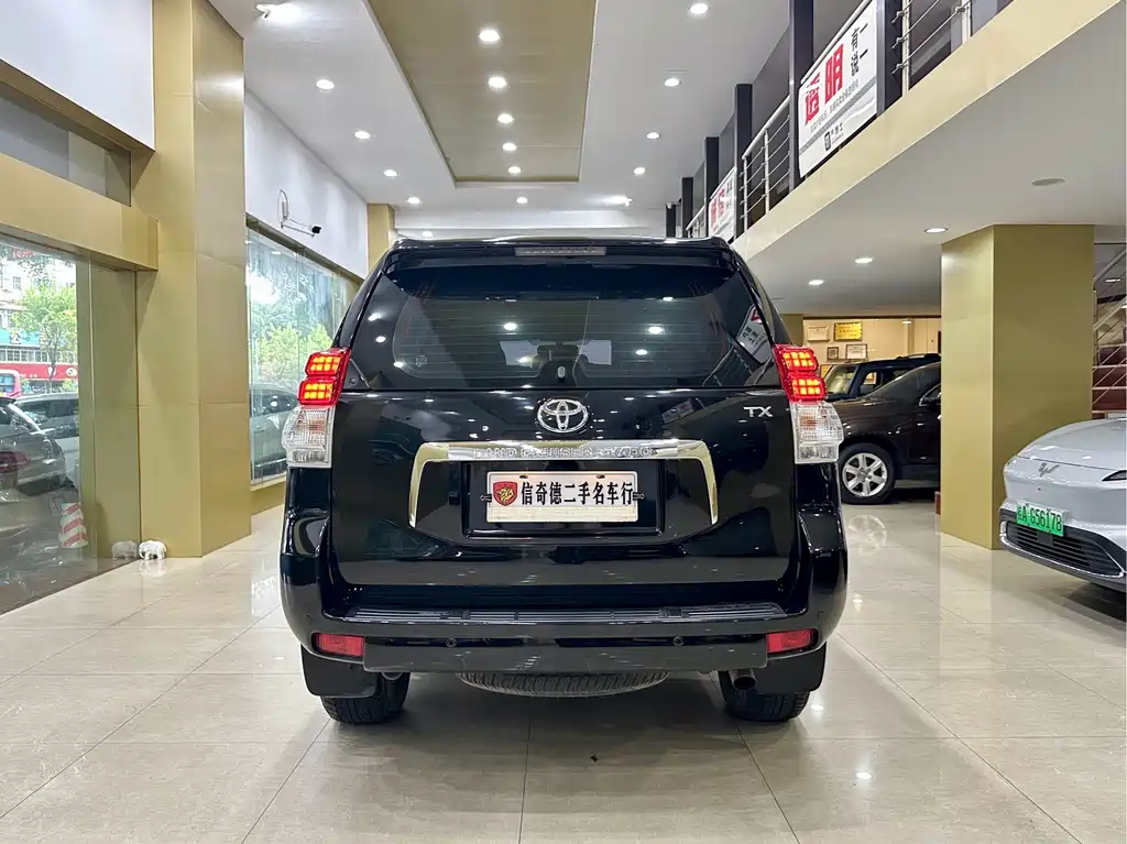 Toyota Land Cruiser Prado 2010 2.7L AT Standard