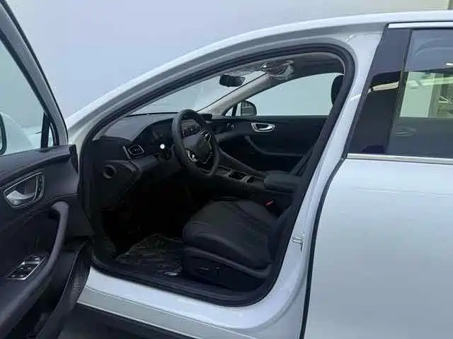 Roewe D7 2023 DMH 125km