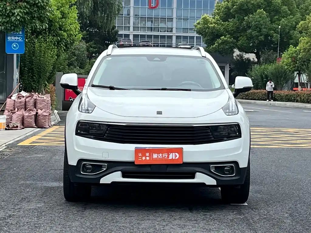 Lynk & Co 01 2017 2.0T Pro