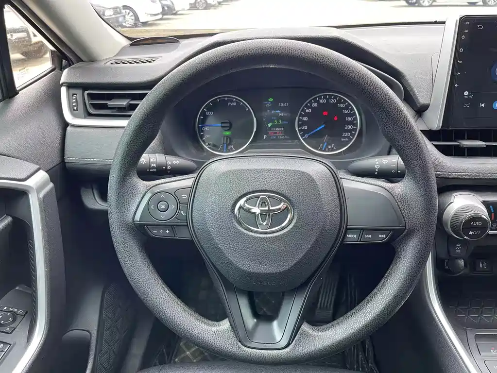 Toyota Wildlander — миниатюра 10