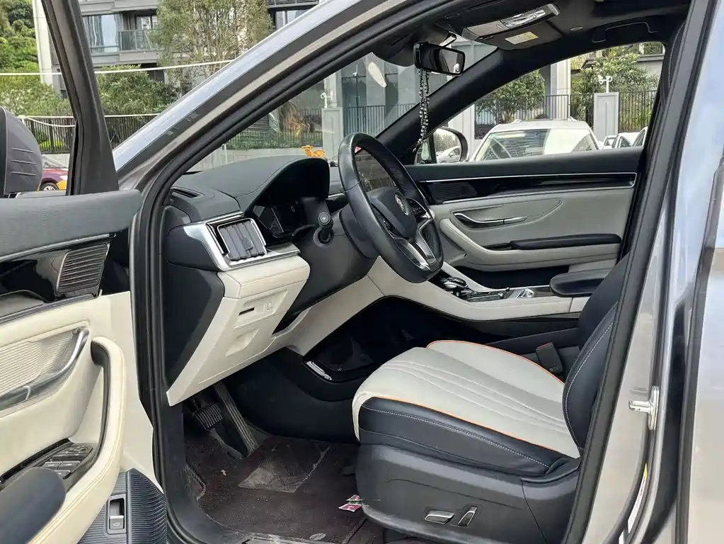 BYD PLUS New Energy — миниатюра 8