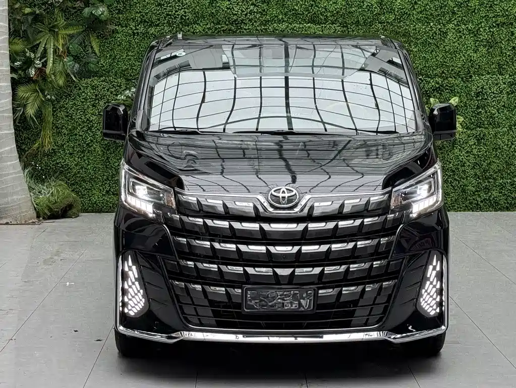 Toyota Hiace — миниатюра 2