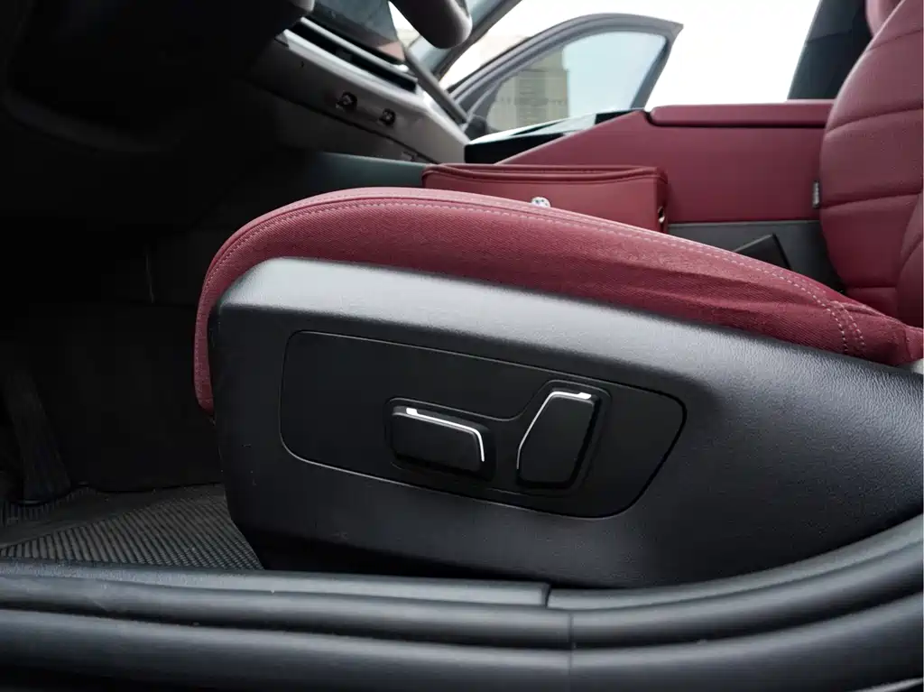 BMW 5 Series — миниатюра 13