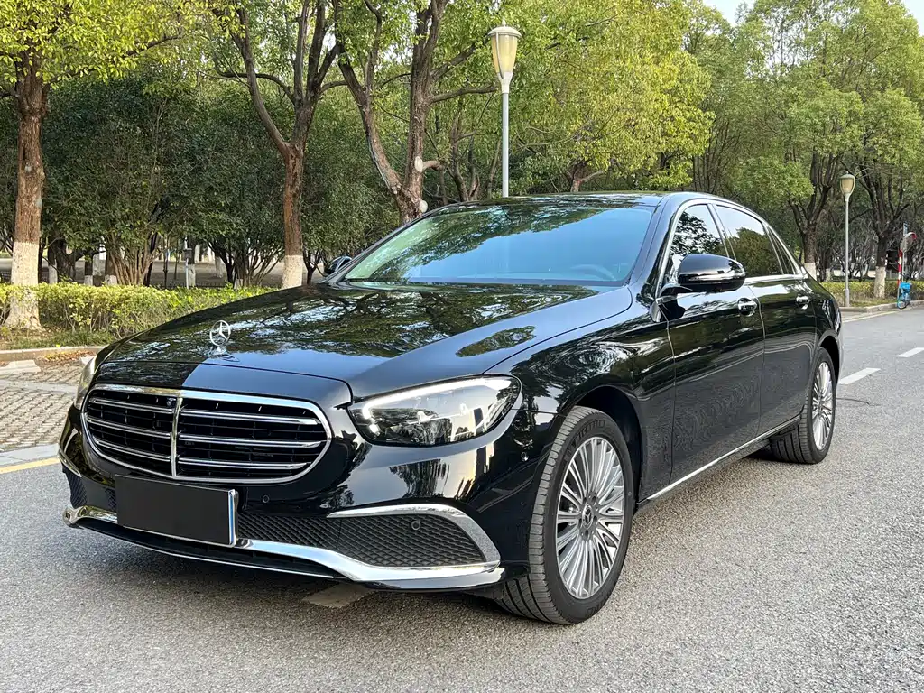 Mercedes-Benz E-Class 2022