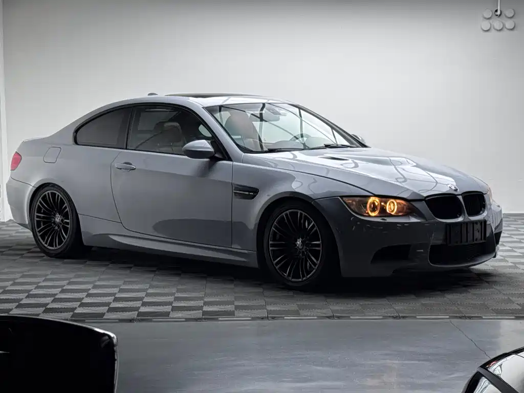 BMW M3 2010 M3 25