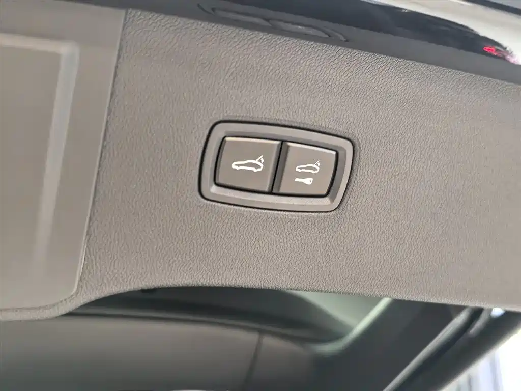 Porsche Cayenne — миниатюра 17