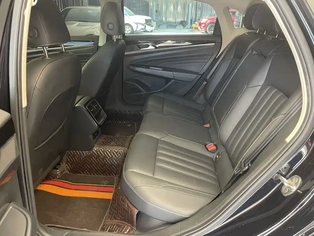 Volkswagen Passat — миниатюра 8