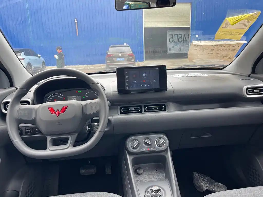 WULING WULING HONGGUANG NEW ENERGY