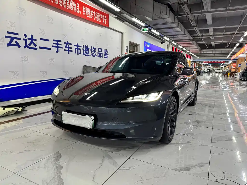 Tesla Model 3 — миниатюра 2