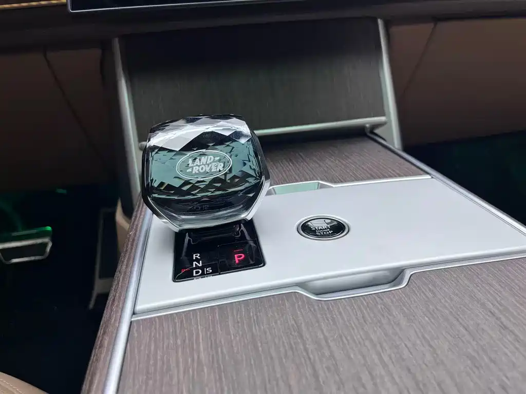 Land Rover Range Rover — миниатюра 13