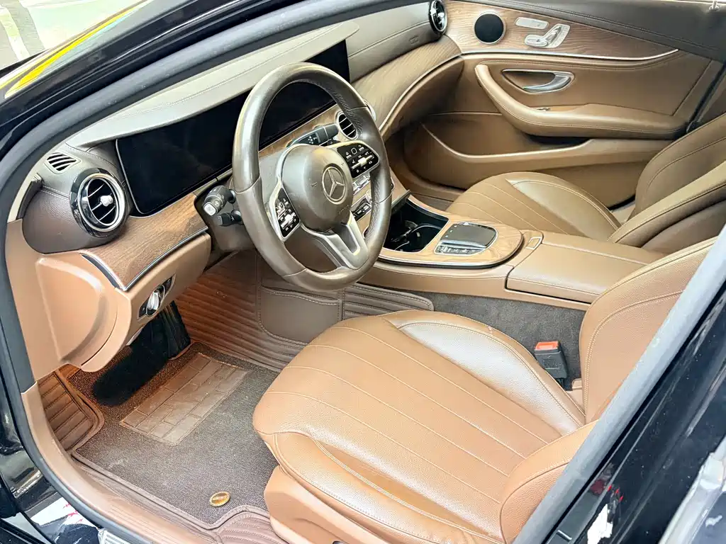 Mercedes-Benz E-Class — миниатюра 7