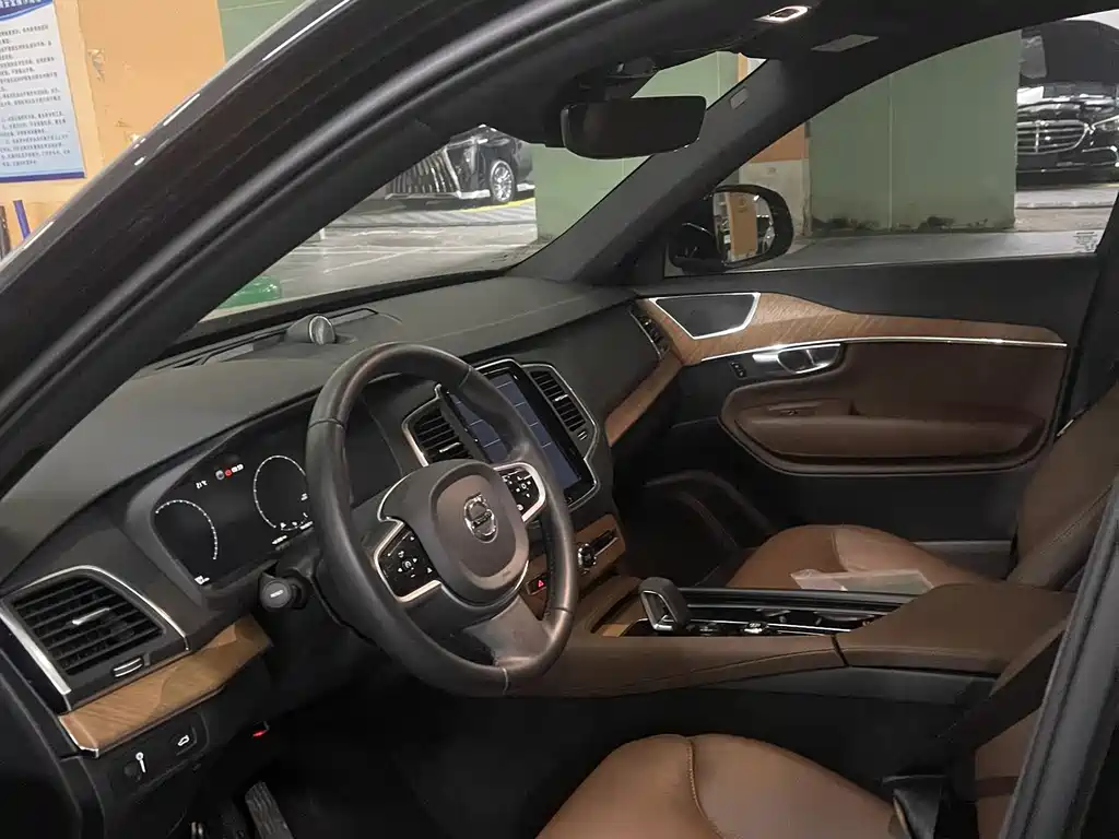 Volvo XC90 — миниатюра 4