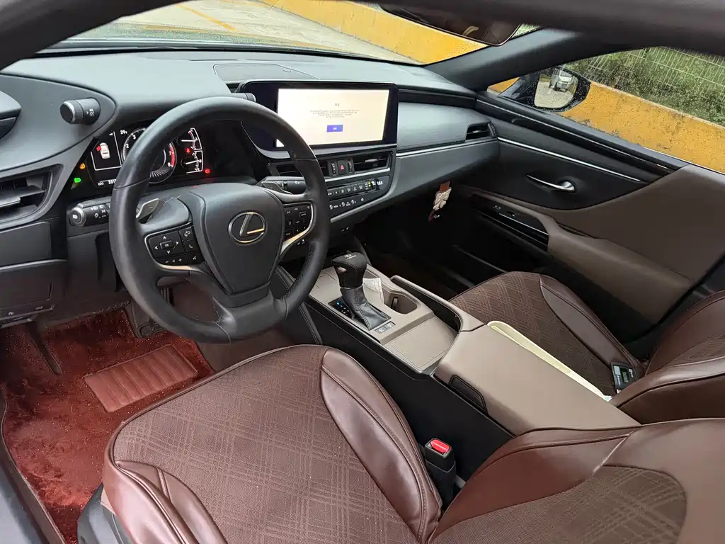 Lexus ES — миниатюра 7