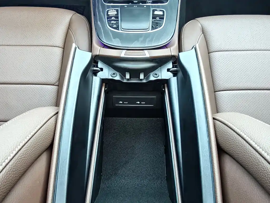 Mercedes-Benz E-Class — миниатюра 19
