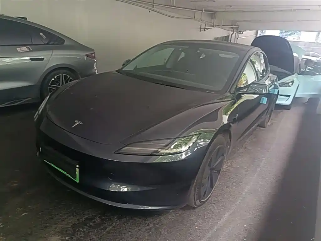 Tesla Model 3 2024