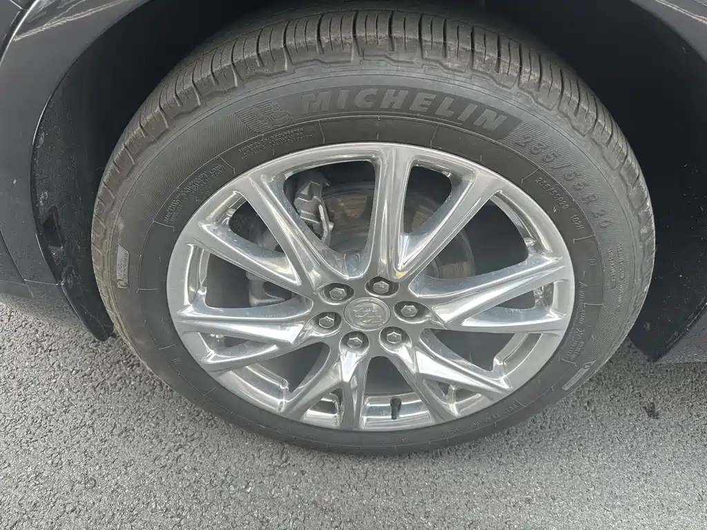 Buick Enclave — миниатюра 20