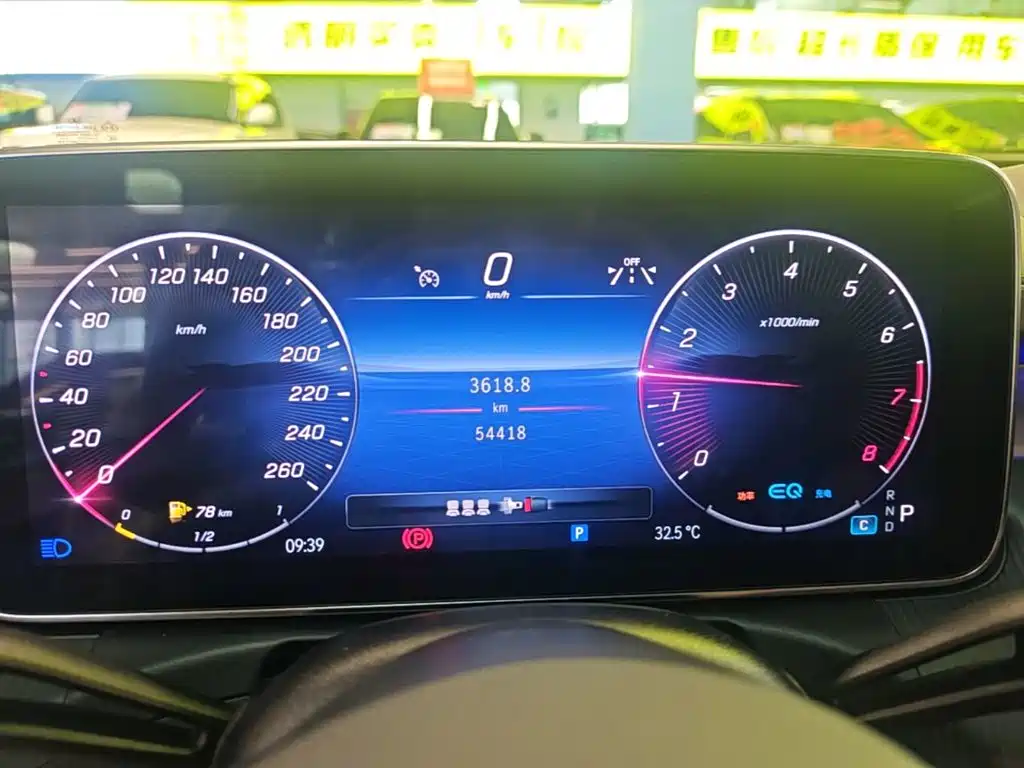 Mercedes-Benz C-Class — миниатюра 12
