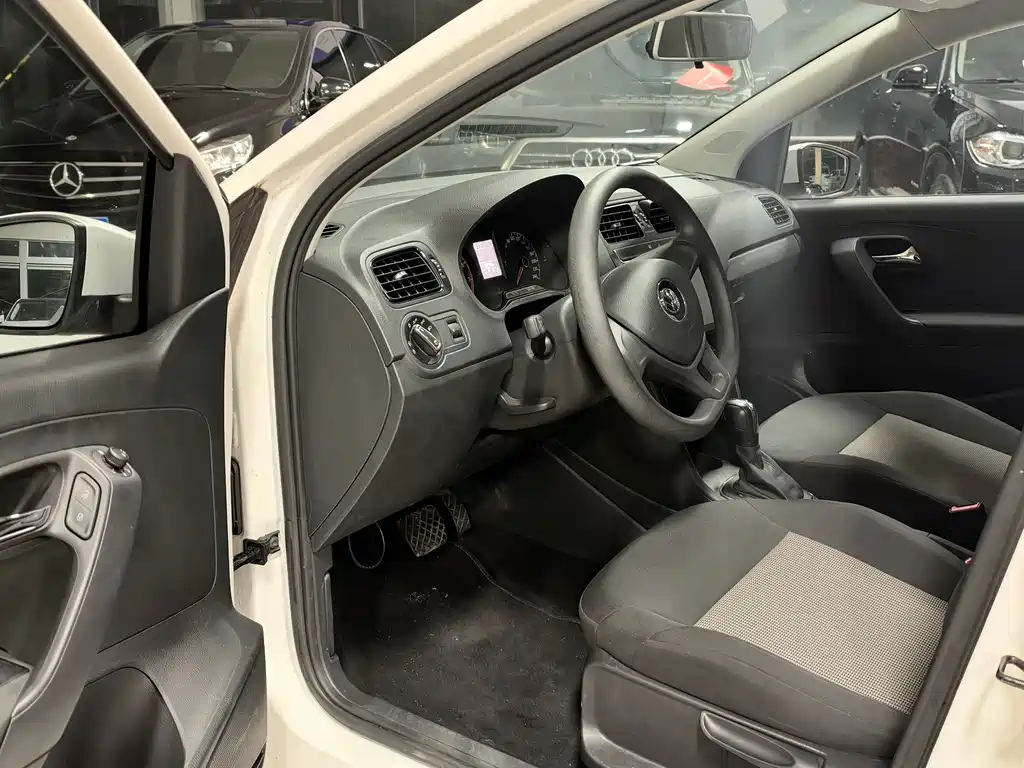 Volkswagen Polo — миниатюра 12