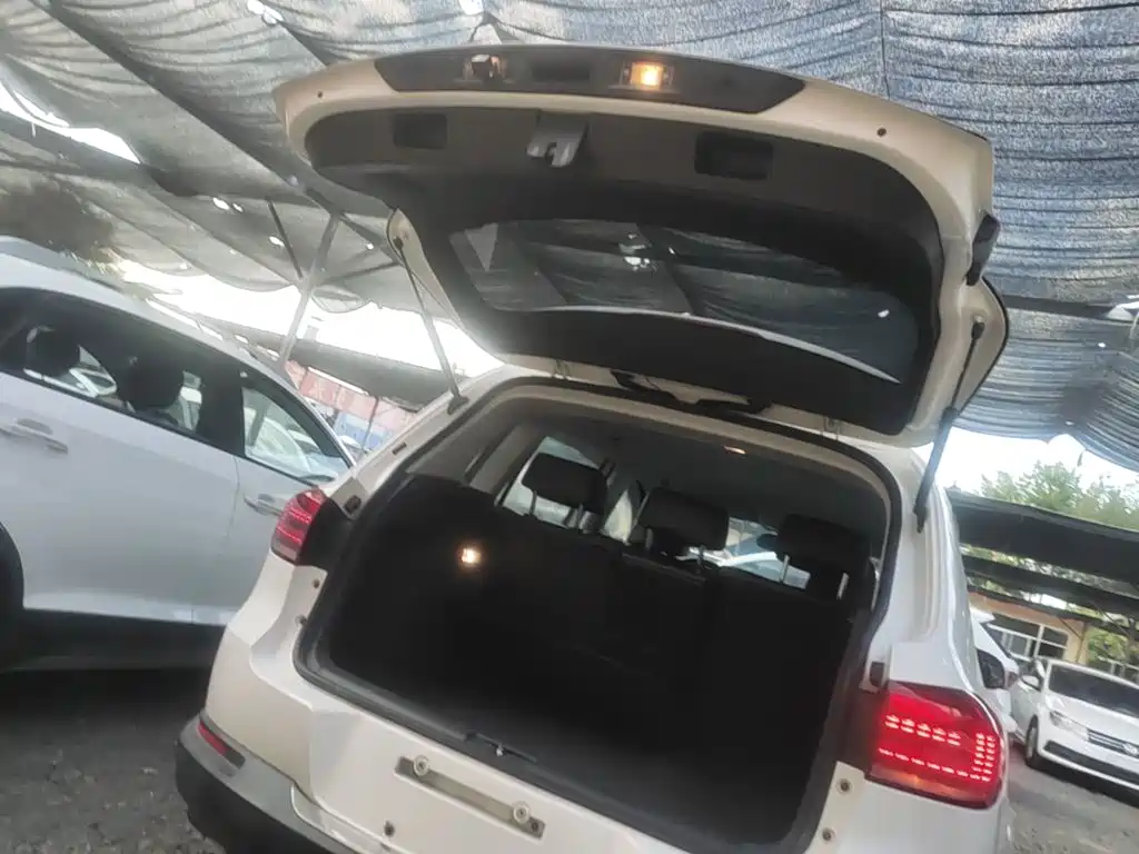 Volkswagen Tiguan — миниатюра 19