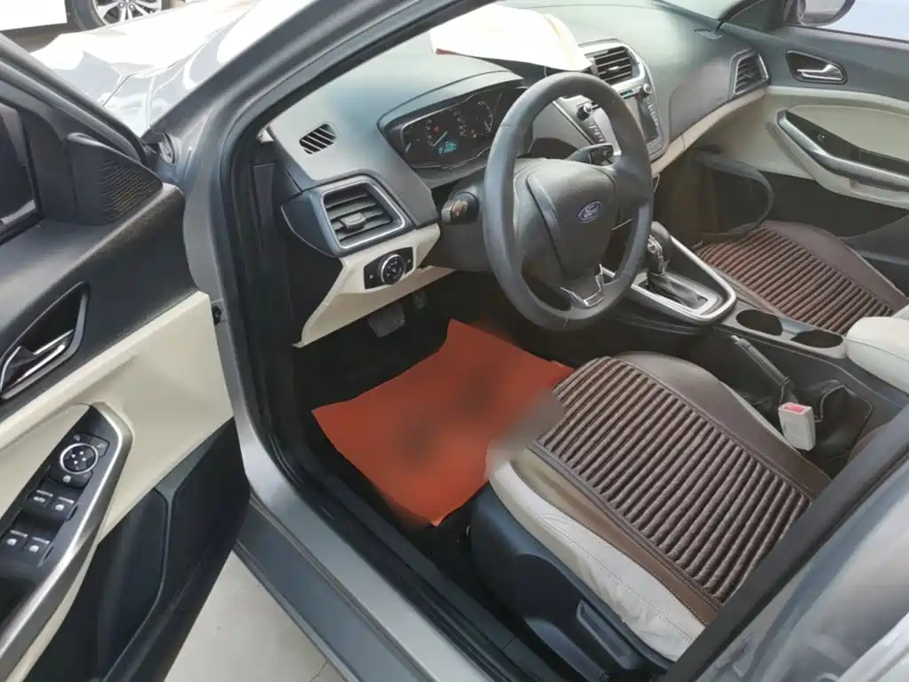Ford Escort — миниатюра 15