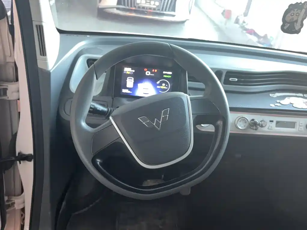 Wuling MINIEV — миниатюра 4