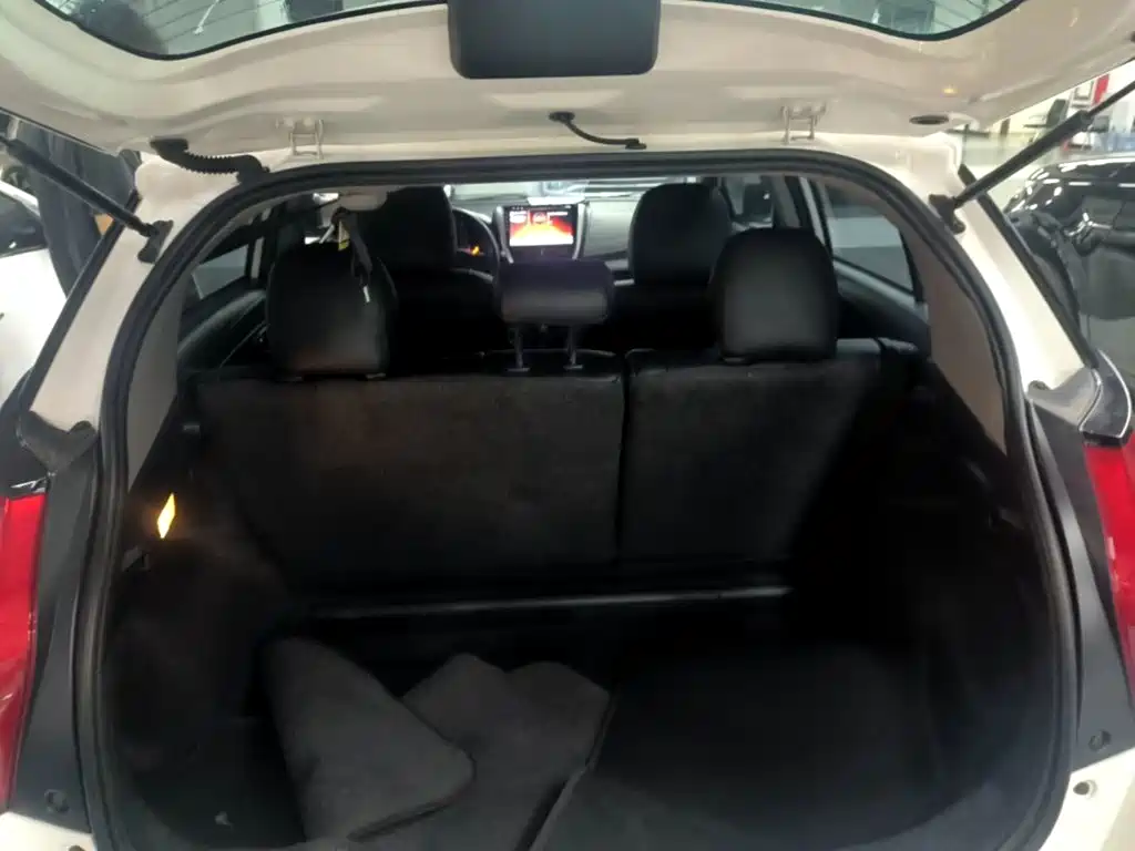 Toyota Yaris L — миниатюра 19